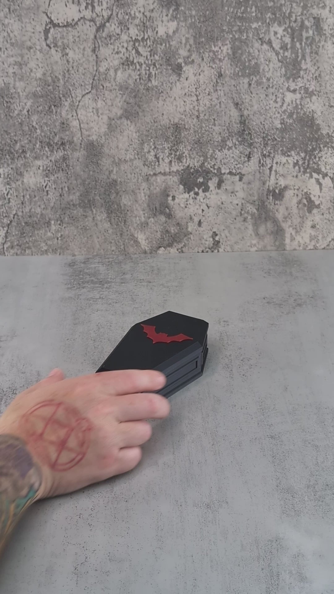 Video: opening the coffin dice vault's magnetic lid